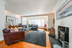 Lounge- click for photo gallery